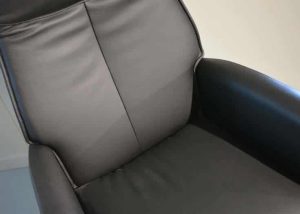 Fauteuil-black-leather-3.jpg