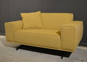gele-fauteuil-3.jpg