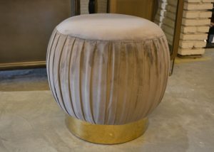 pouffe-taupe-2.jpg