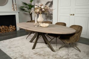 De ovale eettafel Marseille met een spinpoot koker ovaal van Room108.