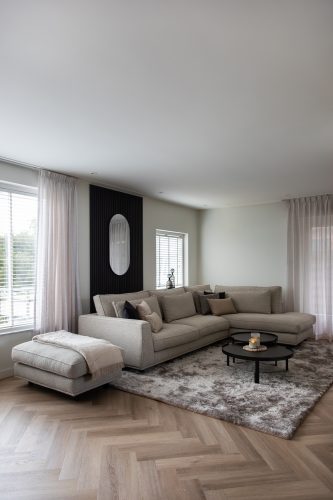 Nadine - Claire Lodge Beige 05